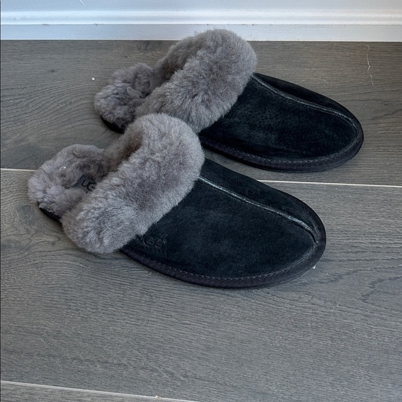 UGG SCUFFETTE II SLIPPERS Suede Black Gray Women’s Size 6 - Picture 12 of 12